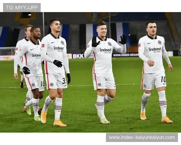 法兰克福主场迎战热刺，两队为附加赛席位展开激烈争夺